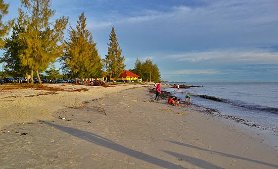 pantai kelanang beach